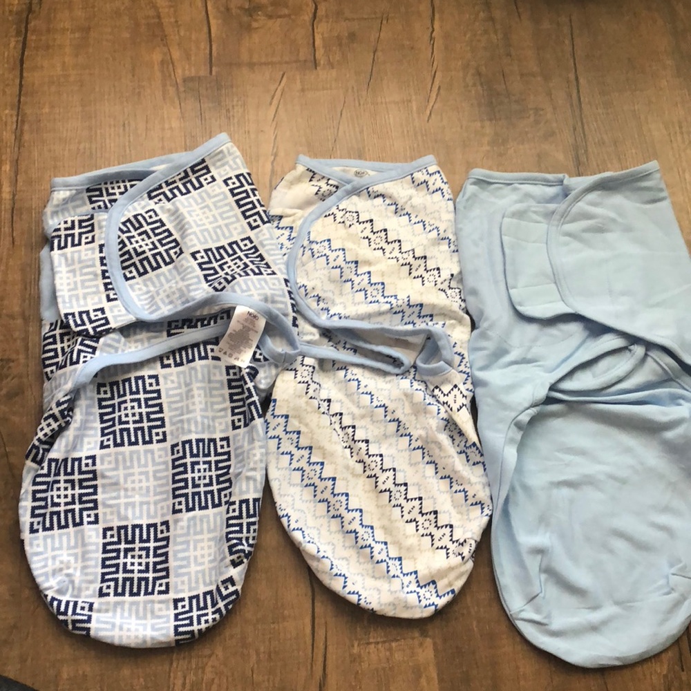 3 swaddling cloths with Velcro